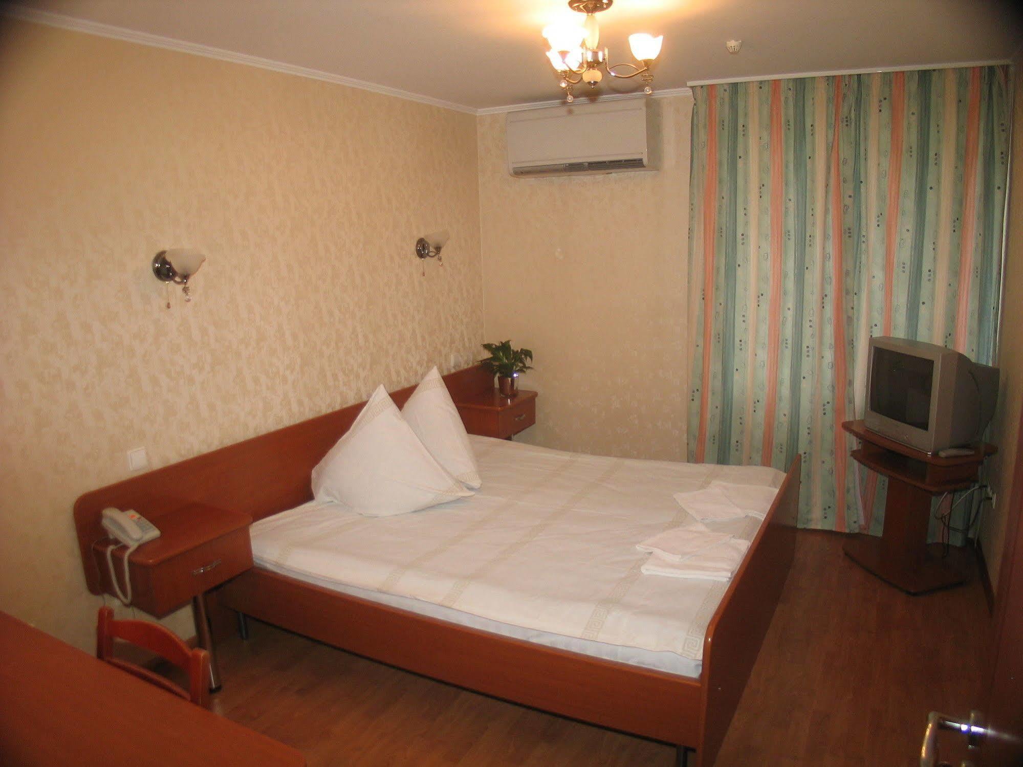 Hotel Duets à Daugavpils Extérieur photo