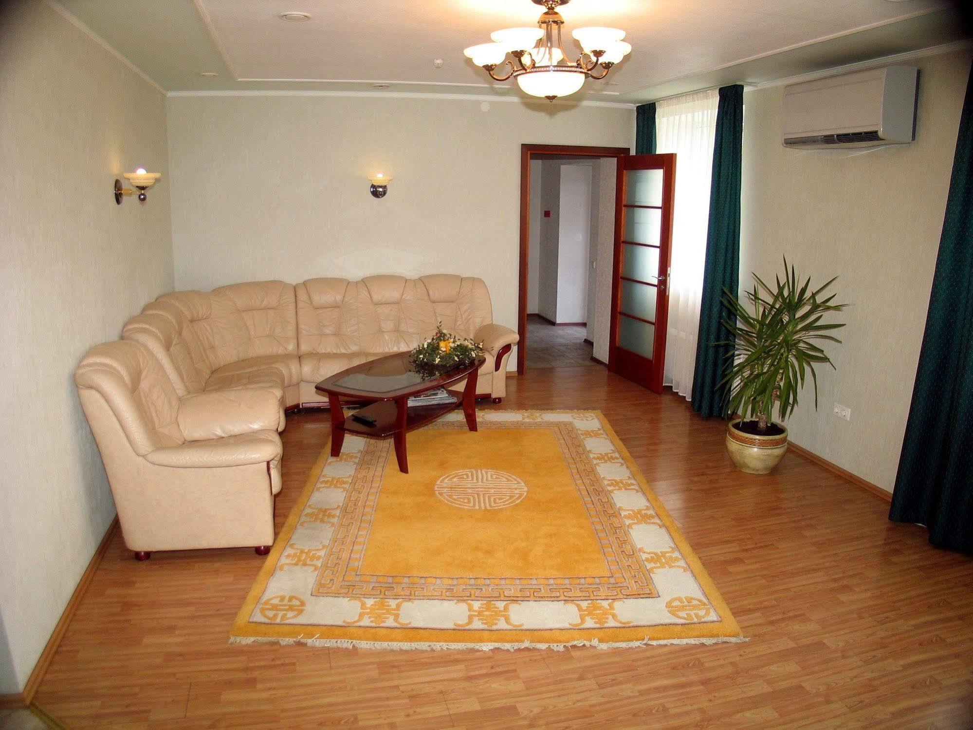 Hotel Duets à Daugavpils Extérieur photo