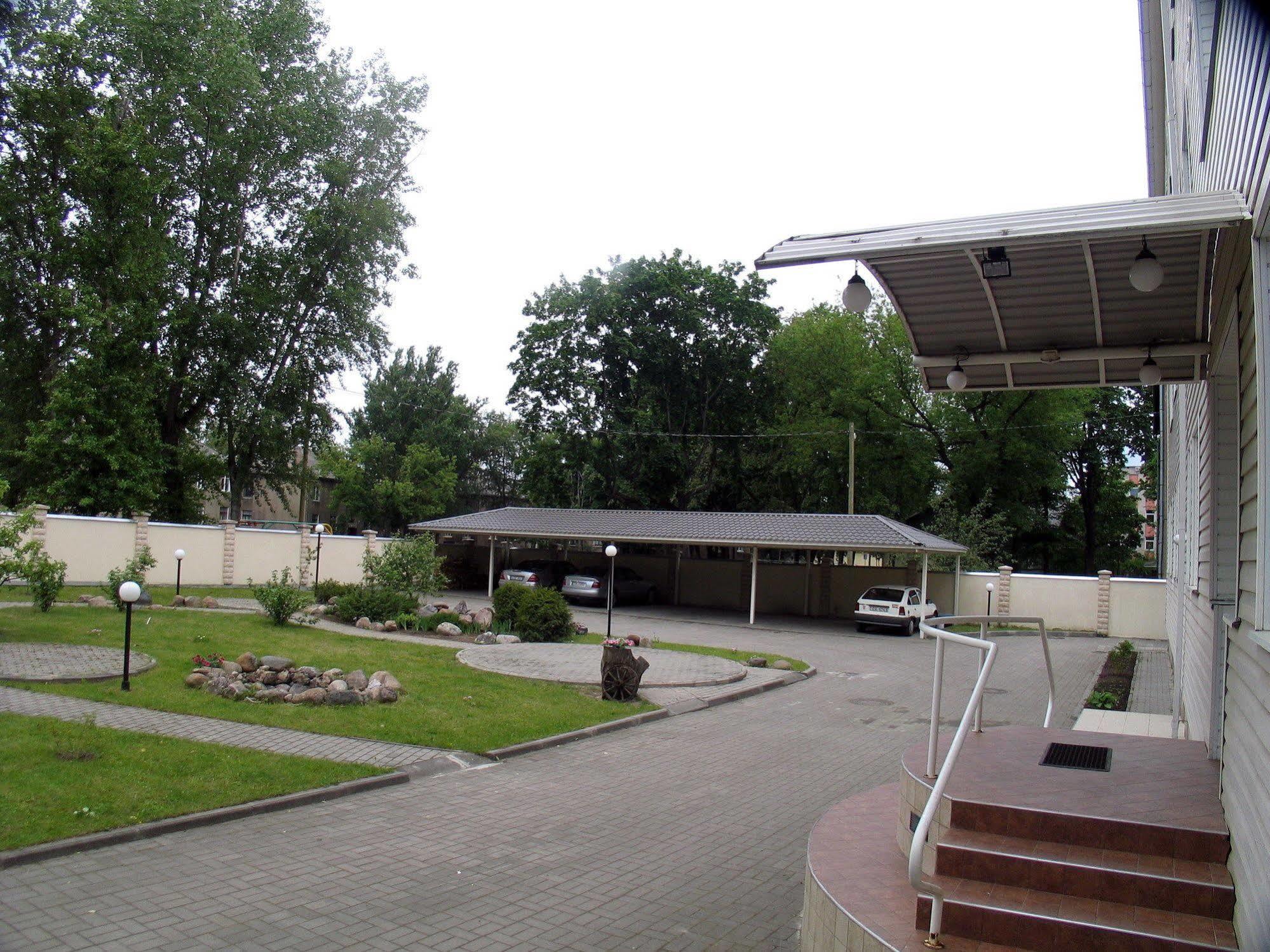 Hotel Duets à Daugavpils Extérieur photo